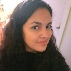 Meet your Posher, Yajaira